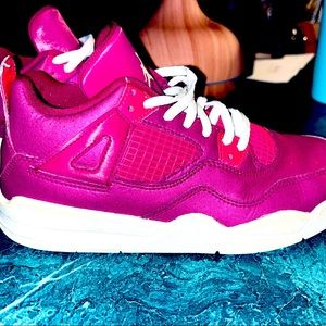 Jordan 4 Retro Girls size 3Y